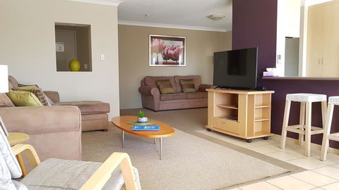 Surfers Chalet - Getaway Accommodation 18