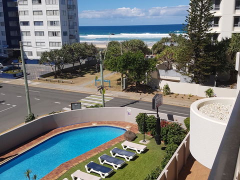 Surfers Chalet - Getaway Accommodation 14