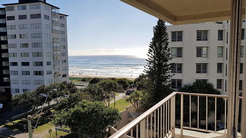 Surfers Chalet - Getaway Accommodation 15