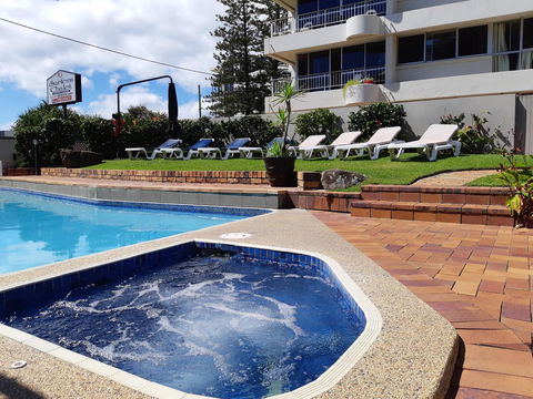 Surfers Chalet - Getaway Accommodation 6