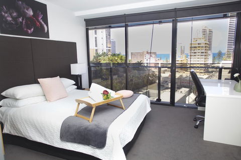 Circle Luxury Holidays - Getaway Accommodation 9