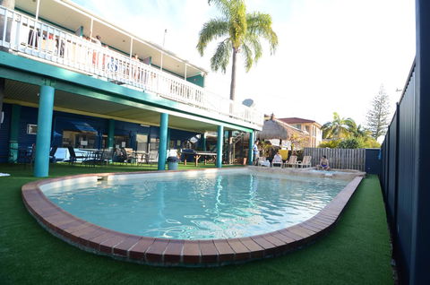 Backpackers In Paradise 18-35 Hostel - Getaway Accommodation 22