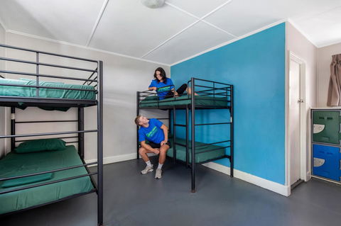 Backpackers In Paradise 18-35 Hostel - Getaway Accommodation 4