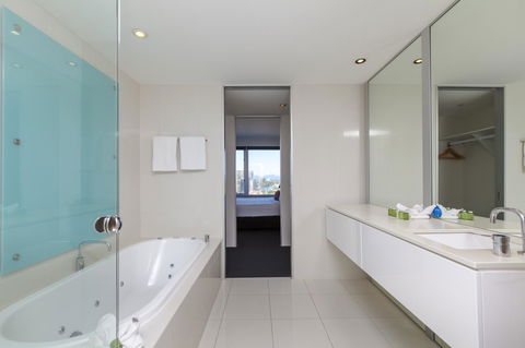 Q1 Resort & Spa - Official - Getaway Accommodation 1