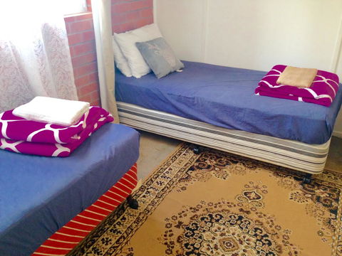 XYL Pets Friendly Seaside Boutique Guesthouse - Getaway Accommodation 8
