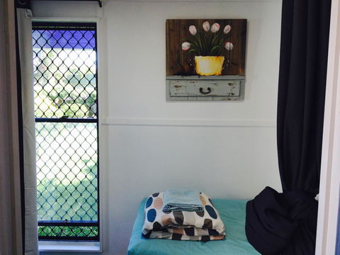 XYL Pets Friendly Seaside Boutique Guesthouse - Getaway Accommodation 7