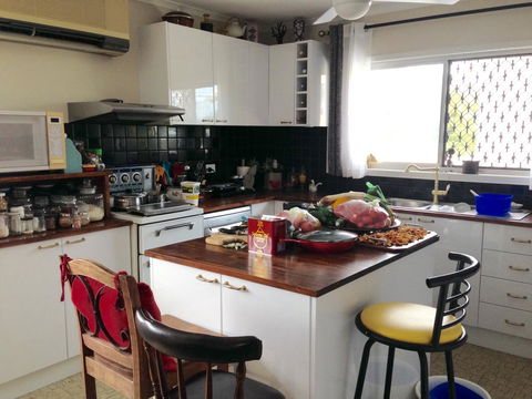 XYL Pets Friendly Seaside Boutique Guesthouse - Getaway Accommodation 2