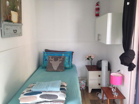 XYL Pets Friendly Seaside Boutique Guesthouse - Getaway Accommodation 28