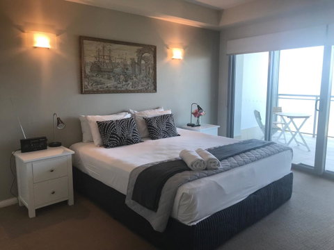 Proximity Waterfront Apartments - Getaway Accommodation 9