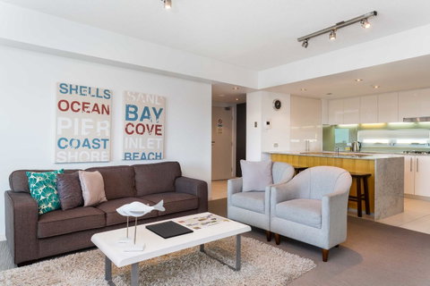 Proximity Waterfront Apartments - Getaway Accommodation 32
