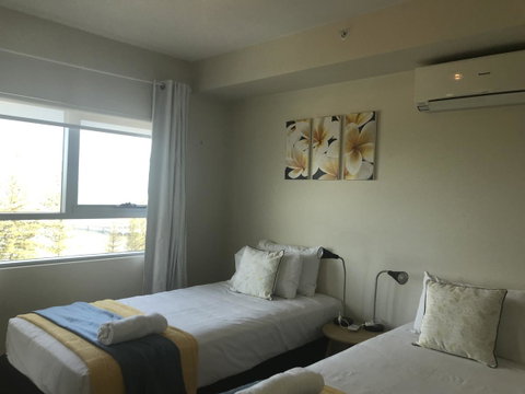 Proximity Waterfront Apartments - Getaway Accommodation 15