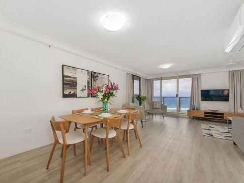 Sunbird Beach Resort Main Beach - Getaway Accommodation 33