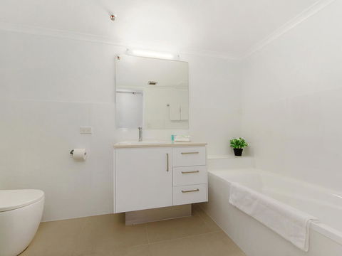 Sunbird Beach Resort Main Beach - Getaway Accommodation 31