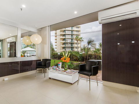 Sunbird Beach Resort Main Beach - Getaway Accommodation 44