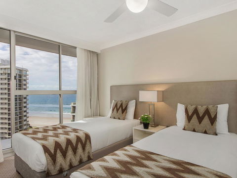 Sunbird Beach Resort Main Beach - Getaway Accommodation 23