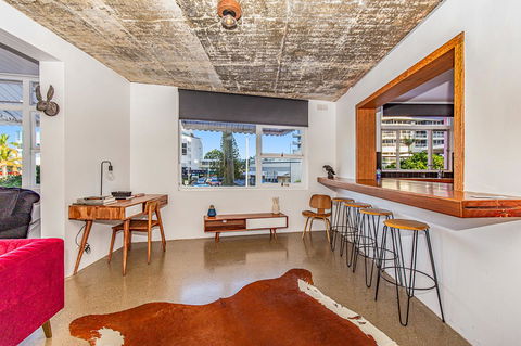 The Pink Hotel Coolangatta - Getaway Accommodation 5