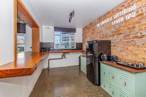 The Pink Hotel Coolangatta - Getaway Accommodation 4