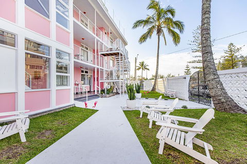 The Pink Hotel Coolangatta - Getaway Accommodation 0