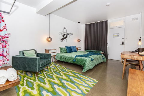 The Pink Hotel Coolangatta - Getaway Accommodation 28