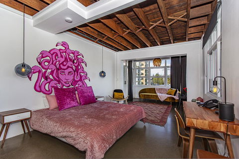 The Pink Hotel Coolangatta - Getaway Accommodation 33