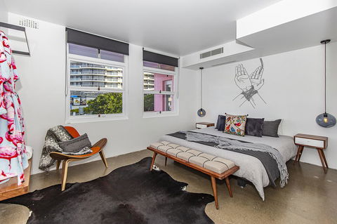 The Pink Hotel Coolangatta - Getaway Accommodation 11