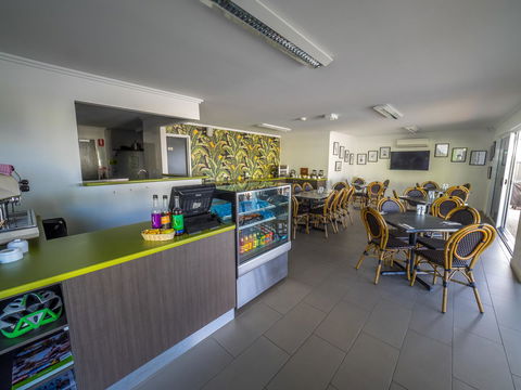 Mackay Oceanside Central Hotel Official - Getaway Accommodation 31