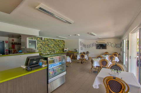 Mackay Oceanside Central Hotel Official - Getaway Accommodation 14
