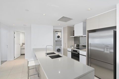 Soul Surfers Paradise - Gclr - Getaway Accommodation 3