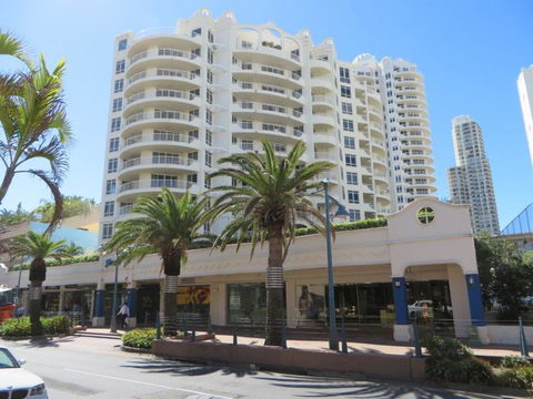APR Private SUITES MOROC By The Beach - Getaway Accommodation 9