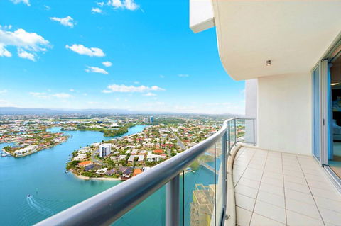 The Towers Of Chevron Renaissance - Holidays Gold Coast - Getaway Accommodation 12