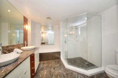 The Towers Of Chevron Renaissance - Holidays Gold Coast - Getaway Accommodation 16