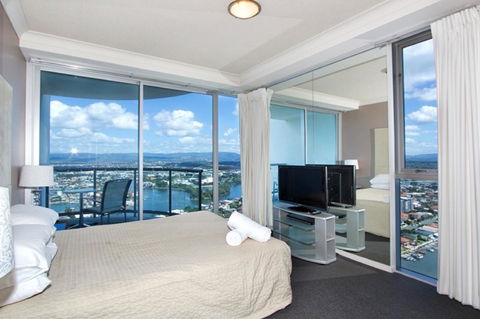 The Towers Of Chevron Renaissance - Holidays Gold Coast - Getaway Accommodation 8