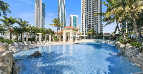 Towers Of Chevron - Private Apartment - Getaway Accommodation 9