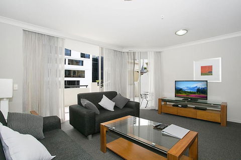 Towers Of Chevron - Private Apartment - Getaway Accommodation 2