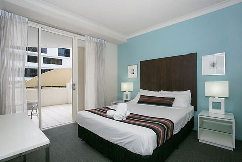 Towers Of Chevron - Private Apartment - Getaway Accommodation 1