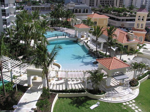 Towers Of Chevron - Private Apartment - Getaway Accommodation 8