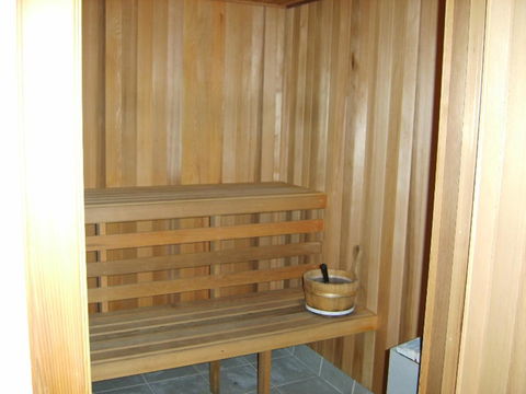 Surfers International Apartments - Getaway Accommodation 2