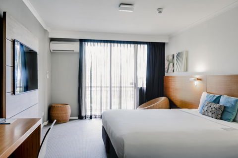 Novotel Cairns Oasis Resort - Getaway Accommodation 27