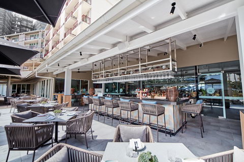 Novotel Cairns Oasis Resort - Getaway Accommodation 12