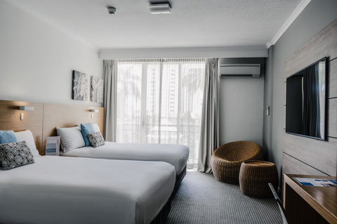 Novotel Cairns Oasis Resort - Getaway Accommodation 3