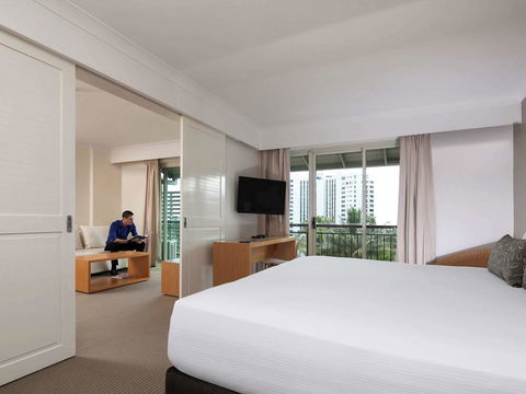 Novotel Cairns Oasis Resort - Getaway Accommodation 41