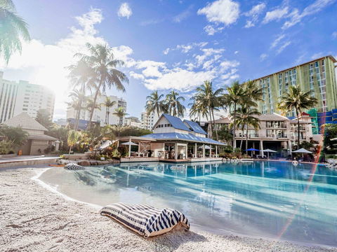 Novotel Cairns Oasis Resort - Getaway Accommodation 0