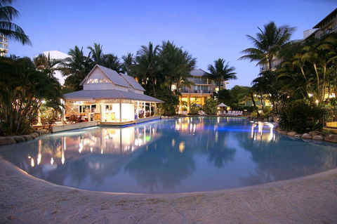 Novotel Cairns Oasis Resort - Getaway Accommodation 28