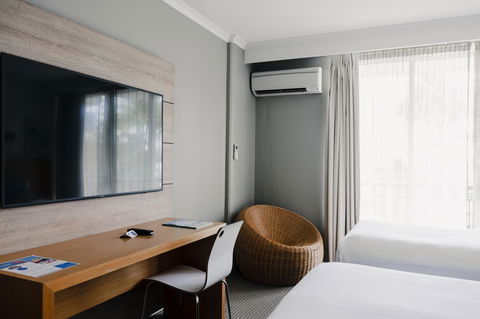 Novotel Cairns Oasis Resort - Getaway Accommodation 26