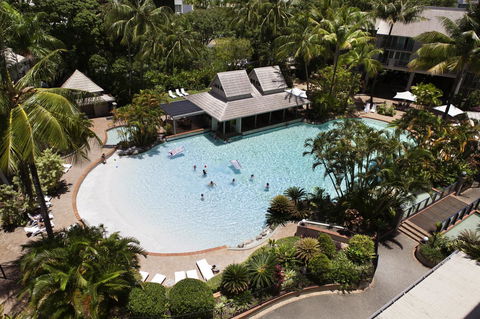 Novotel Cairns Oasis Resort - Getaway Accommodation 37