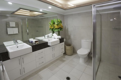 Waters Edge Apartment Cairns - Getaway Accommodation 4