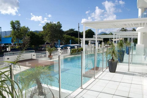 Waters Edge Apartment Cairns - Getaway Accommodation 5