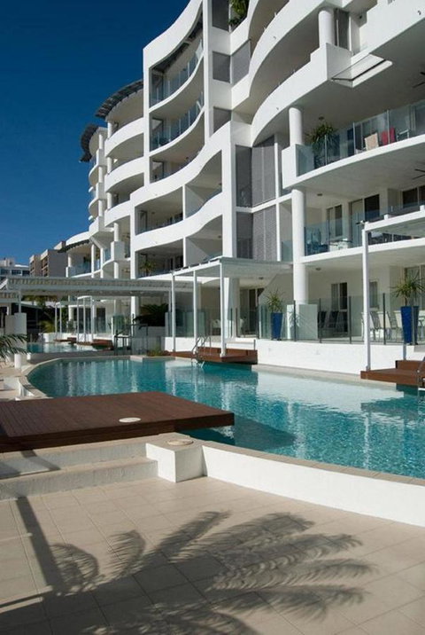 Waters Edge Apartment Cairns - Getaway Accommodation 9