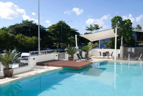 Waters Edge Apartment Cairns - Getaway Accommodation 7