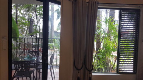 Jackies Holiday Apartment - Getaway Accommodation 12